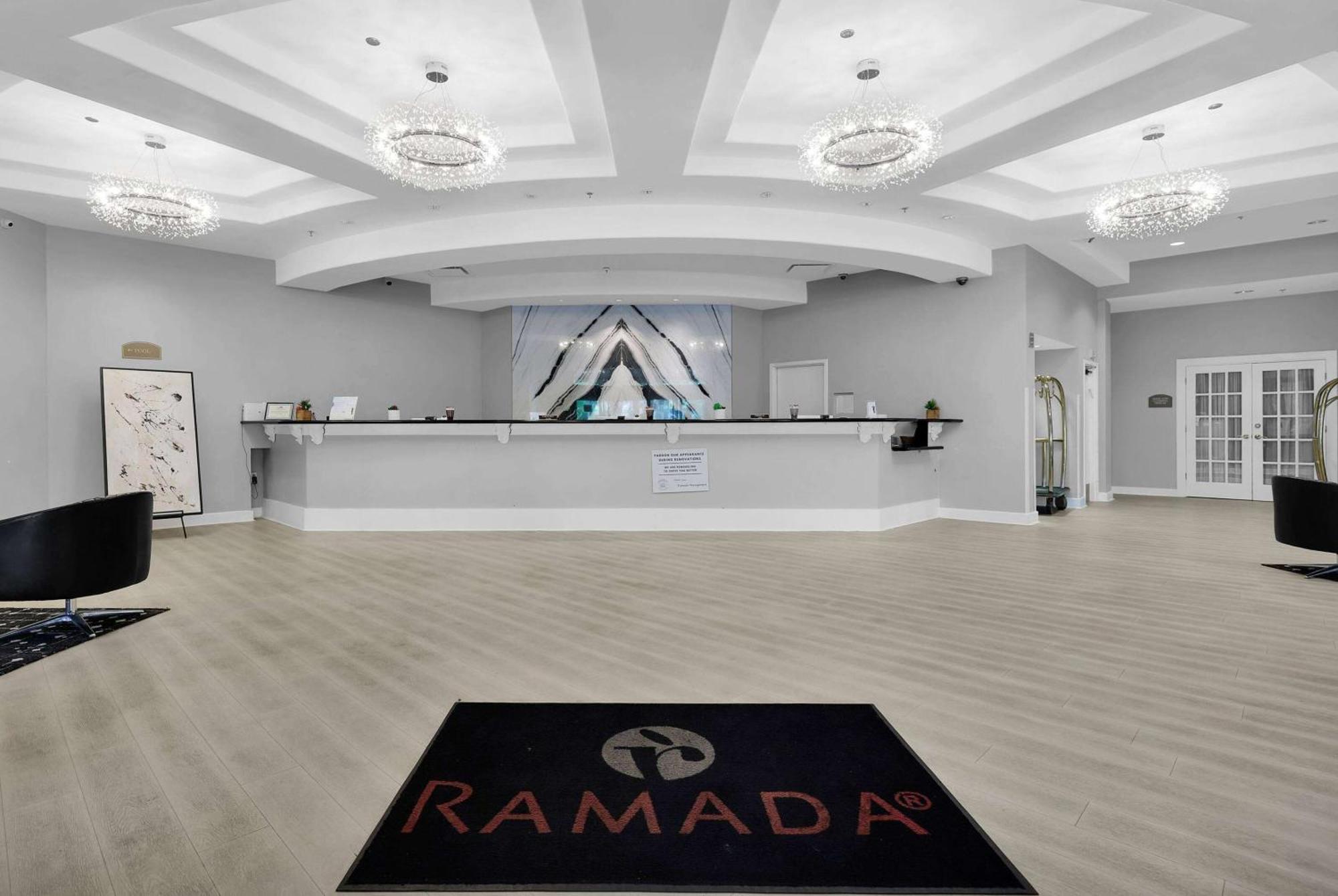 Ramada By Wyndham Jacksonville I-95 By Butler Blvd Екстериор снимка